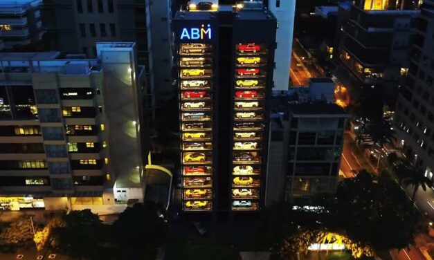 À Singapour, un distributeur automatique… De voitures de luxe !