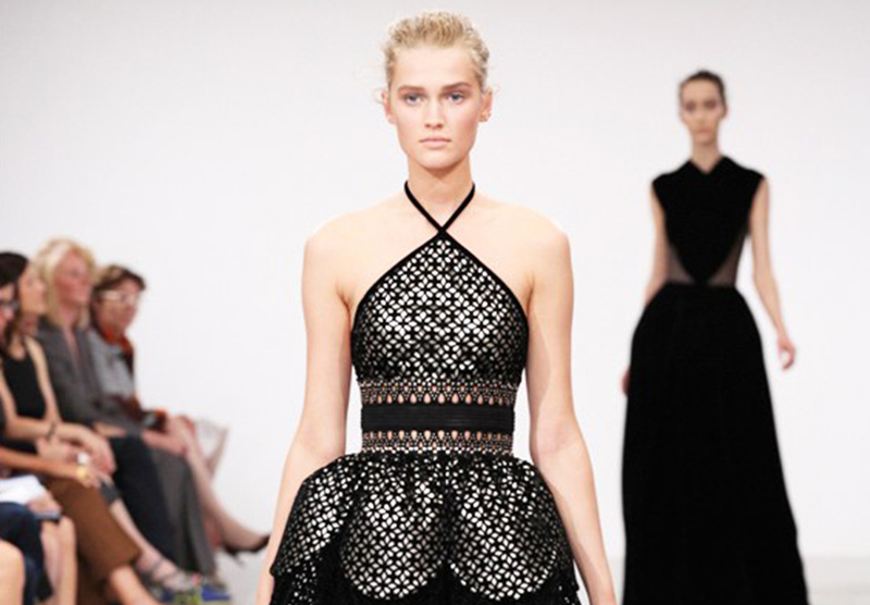 La Couture d’Azzedine Alaïa fait son grand retour sur les podiums