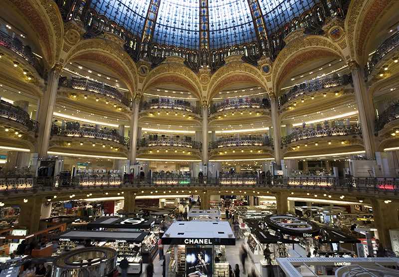 Les Galeries Lafayette s’offrent La Redoute