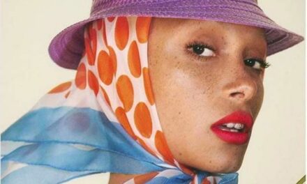 Adwoa Aboah devient le nouveau visage de Marc Jacobs Beauty