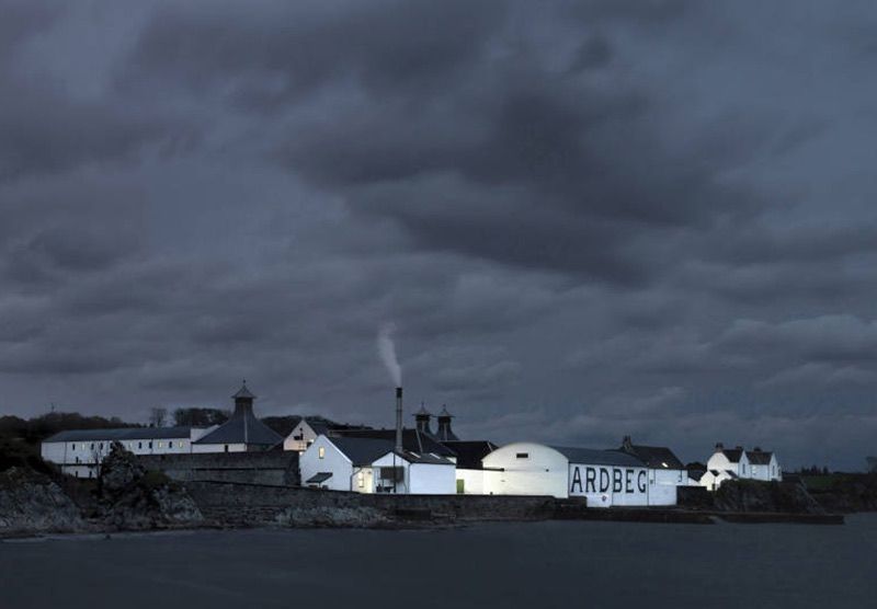 LVMH annonce l’extension de la distillerie historique Ardbeg