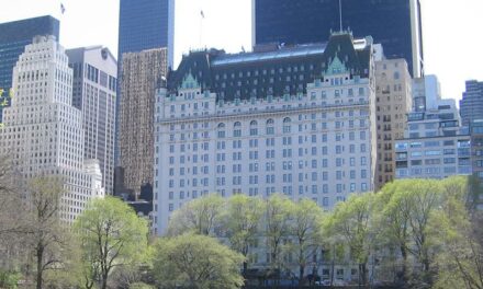 Le Plaza Hotel de New York change de mains