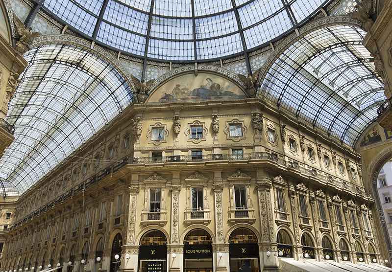 Saint Laurent paie le prix fort pour intégrer la Galerie Victor Emmanuel II à Milan