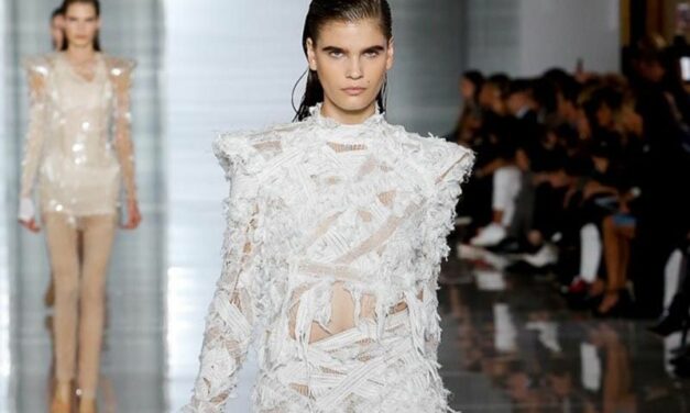 Balmain fait son grand retour en Haute Couture