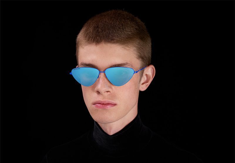 Balenciaga dévoile sa première collection eyewear créée en interne