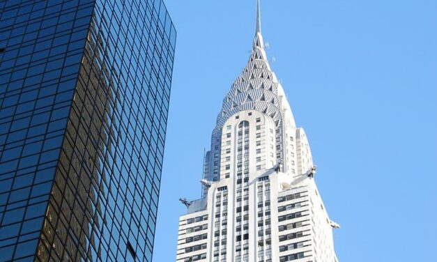 New York : le célèbre Chrysler Building vendu à perte